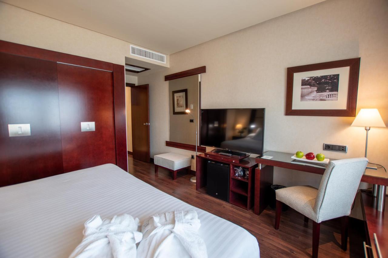 Hotel Andalucia Center Granada Bagian luar foto
