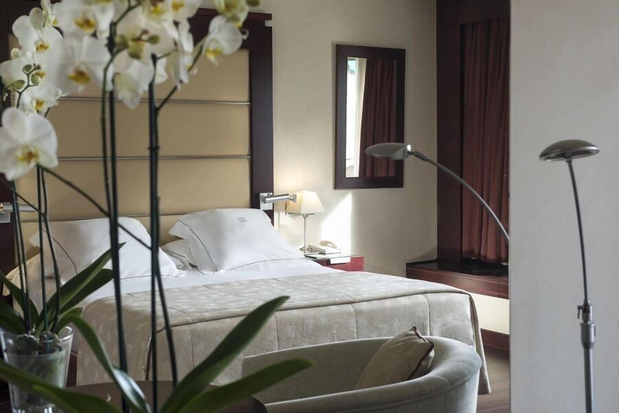 Hotel Andalucia Center Granada Bagian luar foto
